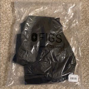 Black Figs Catrina One Pocket Scrub Top